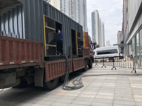科尔沁右翼中柴油发电机空气滤清器在不同季节的更换周期是否有差异？